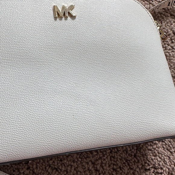 Michael Kors ivory/gold Crossbody bag - Picture 12 of 16